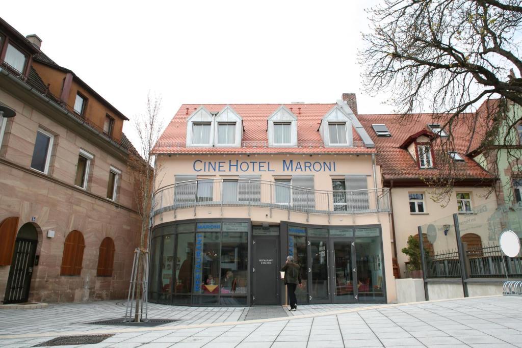 Cinehotel Maroni ツィルンドルフ エクステリア 写真