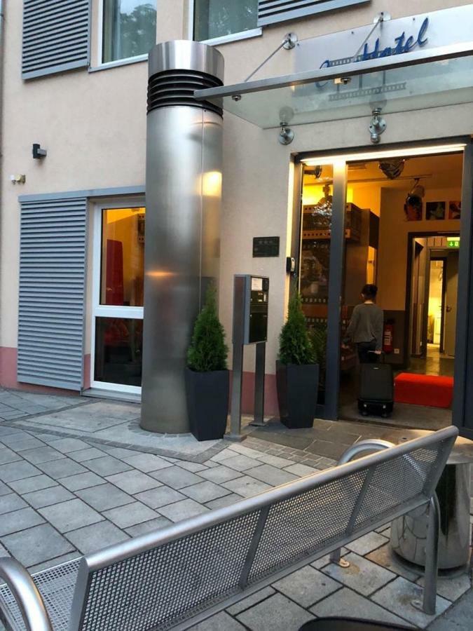 Cinehotel Maroni ツィルンドルフ エクステリア 写真